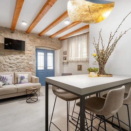 Piazzetta Premium In Old Town Daire
