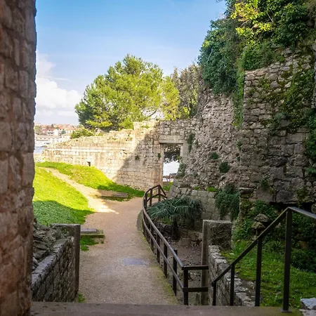 Piazzetta Premium In Old Town *